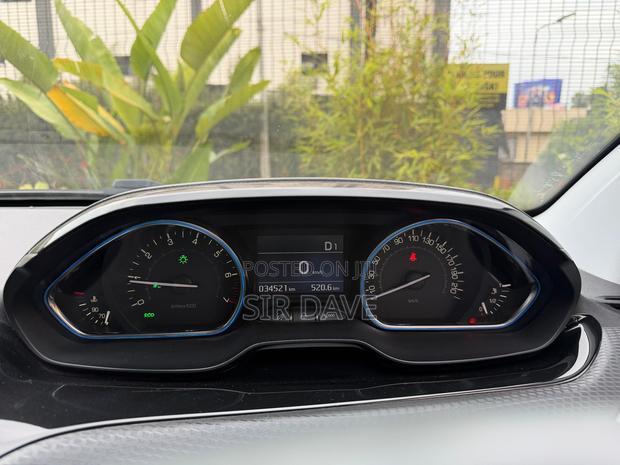 Peugeot 2008 1.2 PureTech (130 Hp) 2019 Red