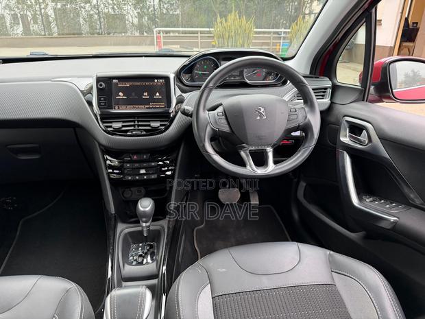 Peugeot 2008 1.2 PureTech (130 Hp) 2019 Red