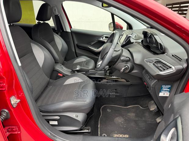 Peugeot 2008 1.2 PureTech (130 Hp) 2019 Red