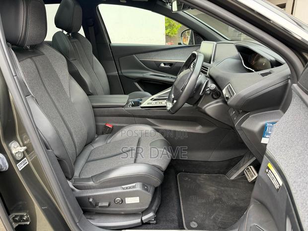 Peugeot 3008 2019 Green