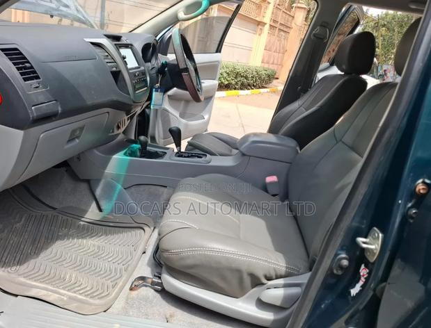 Toyota Hilux 2011 Green