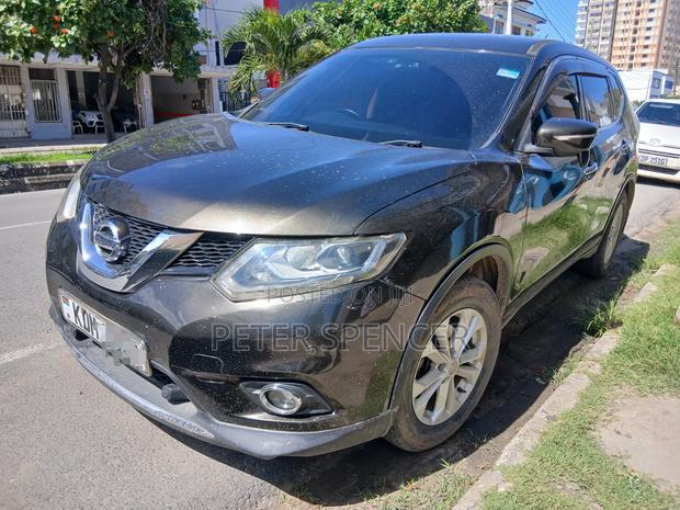 Nissan X-Trail 2015 Gold