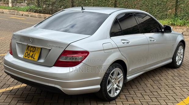 Mercedes-Benz C200 2009 Silver
