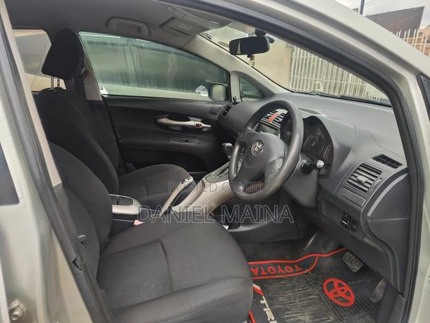 Mercedes-Benz C200 2009 Silver
