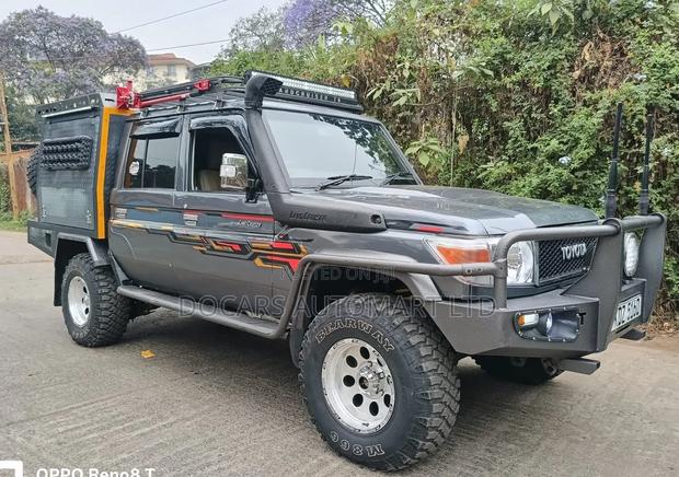 Toyota Land Cruiser 2014 Gray