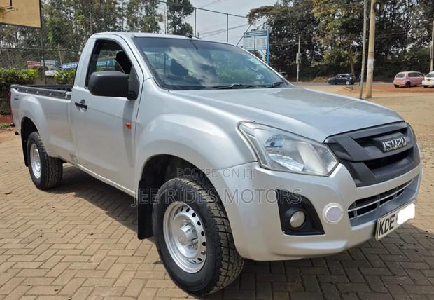 Isuzu D-MAX 2022 Silver