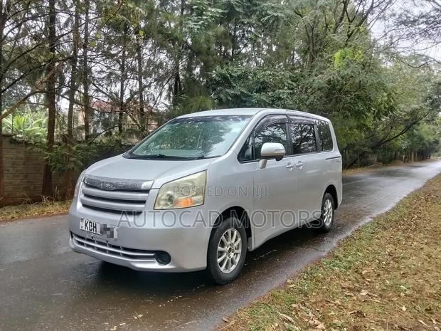 Toyota Noah 2008 Silver