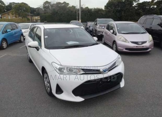 Toyota Axio 1.5 Hybrid 2WD 2020 White