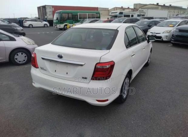Toyota Axio 1.5 Hybrid 2WD 2020 White