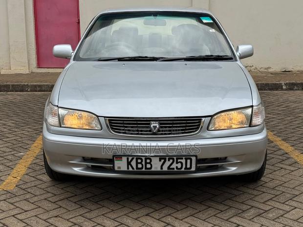 Toyota Corolla 1999 Silver