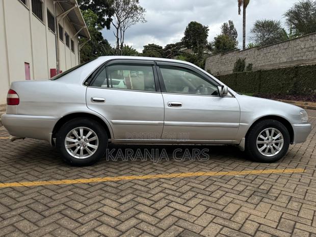 Toyota Corolla 1999 Silver