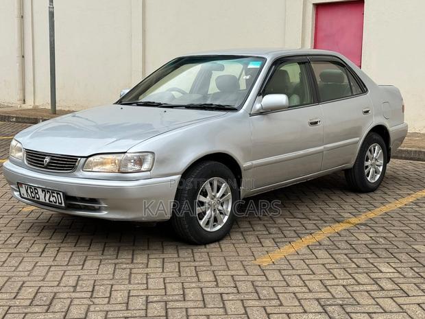 Toyota Corolla 1999 Silver