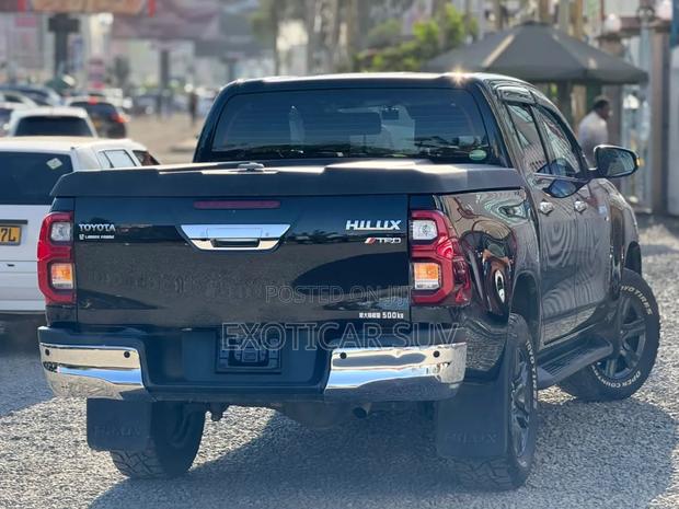Toyota Hilux 2021 Matt Black