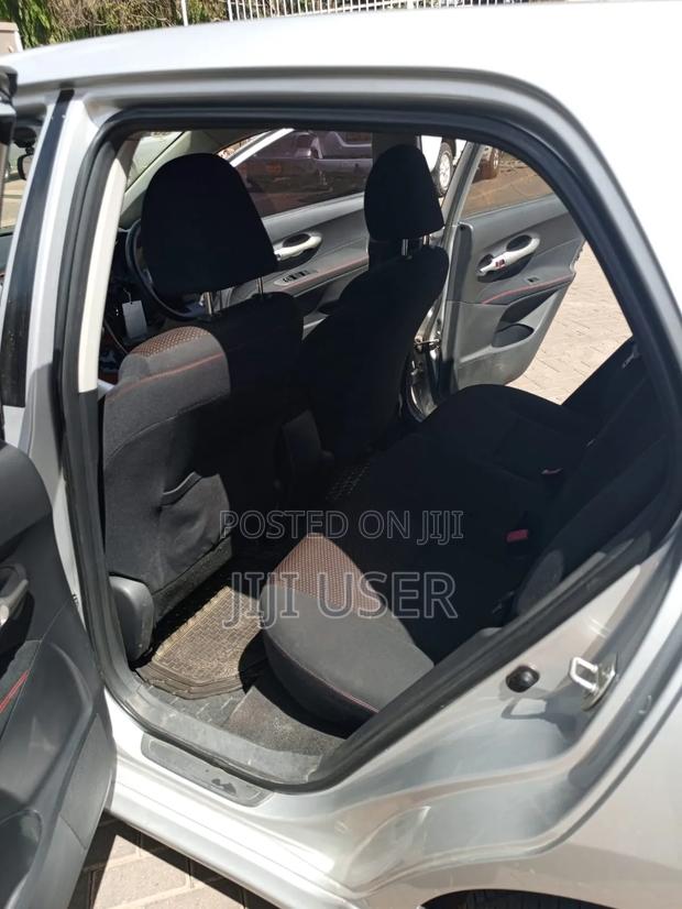 Toyota Auris 2010 Silver