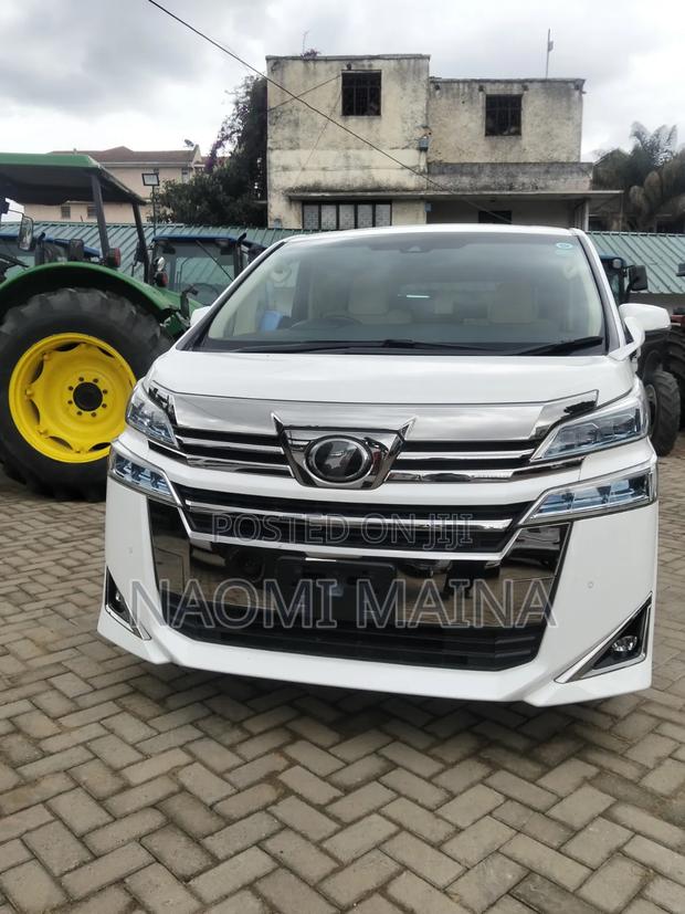 Toyota Vellfire X 2.5 FWD 8-Seater 2019 White