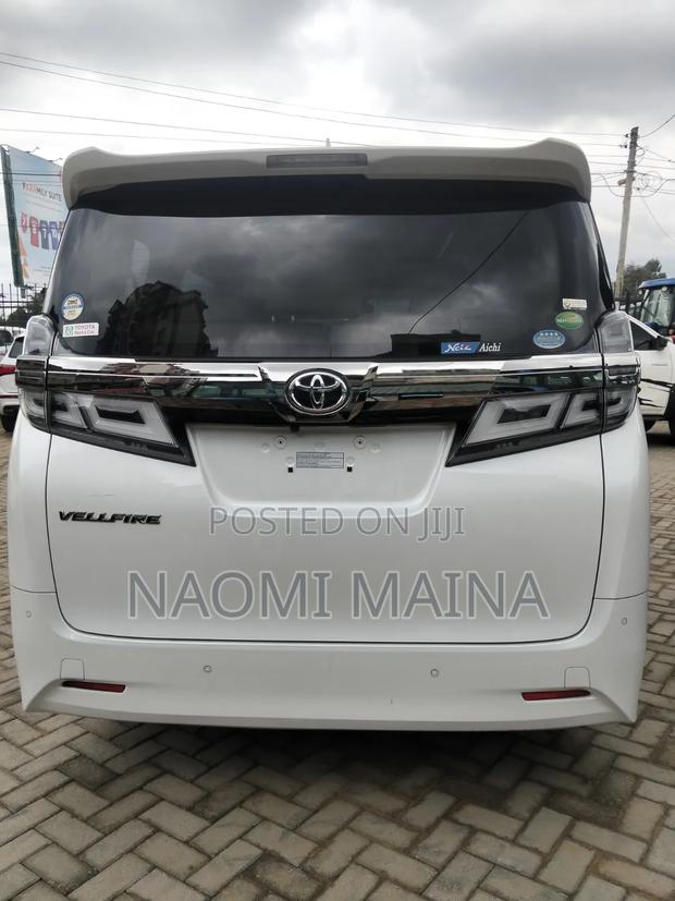 Toyota Vellfire X 2.5 FWD 8-Seater 2019 White