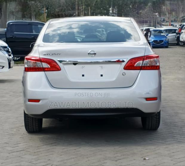 Nissan Sylphy 2019 Silver