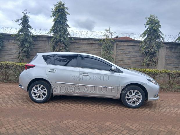 Toyota Auris 2015 Silver