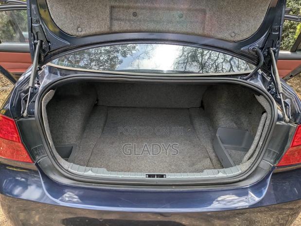 BMW 318i 2011 Blue