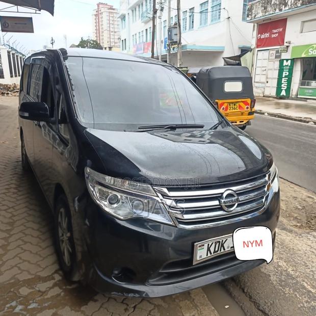 Nissan Serena 2015 Black