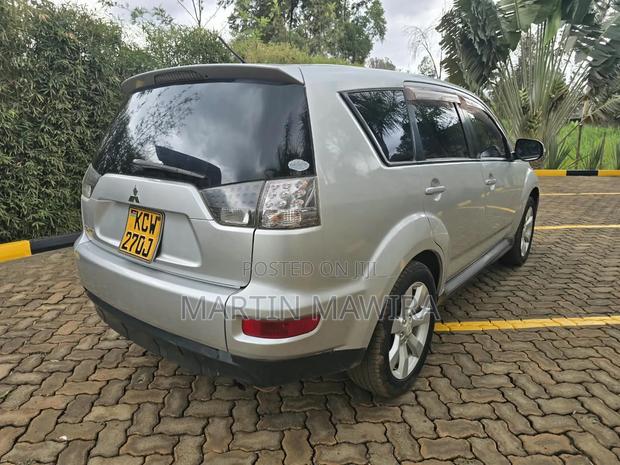 Mitsubishi Outlander 2012 Silver