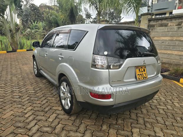 Mitsubishi Outlander 2012 Silver