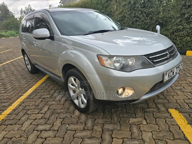 Mitsubishi Outlander 2012 Silver