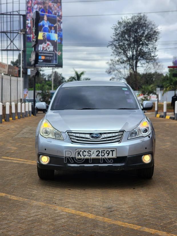 Subaru Outback 2.5i 2011 Silver