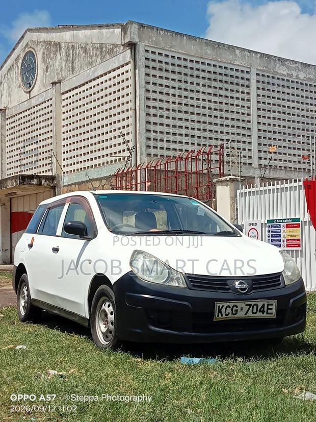 Nissan Advan 2011 White