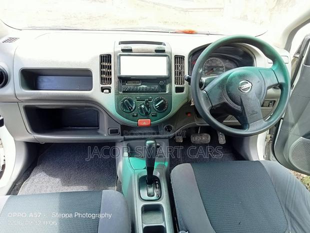 Nissan Advan 2011 White