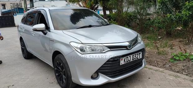 Toyota Corolla Fielder 2015 Silver