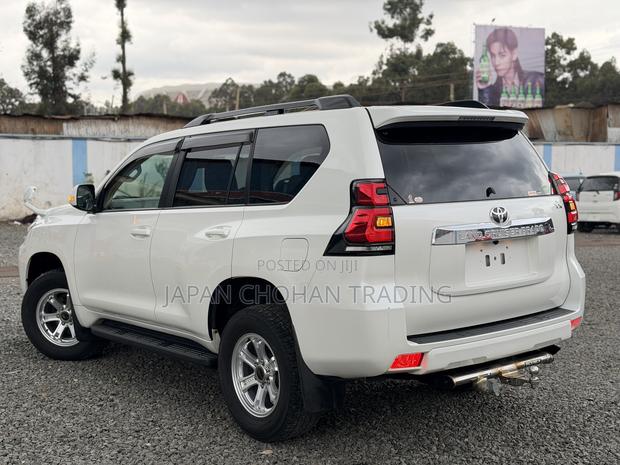 Toyota Land Cruiser Prado 2.8 2019 White