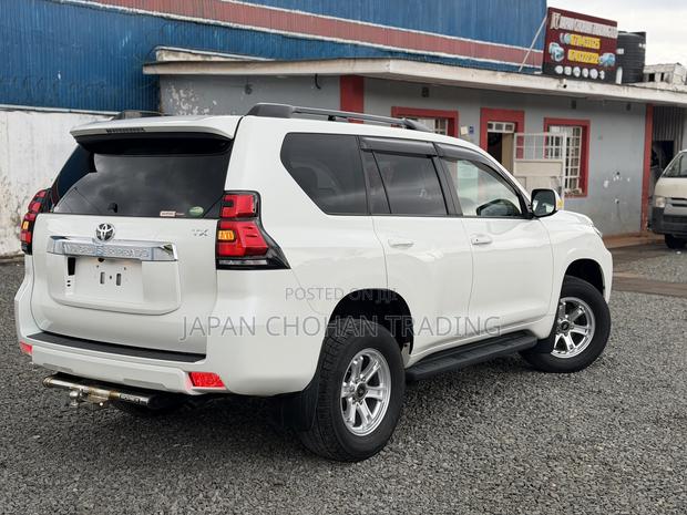 Toyota Land Cruiser Prado 2.8 2019 White