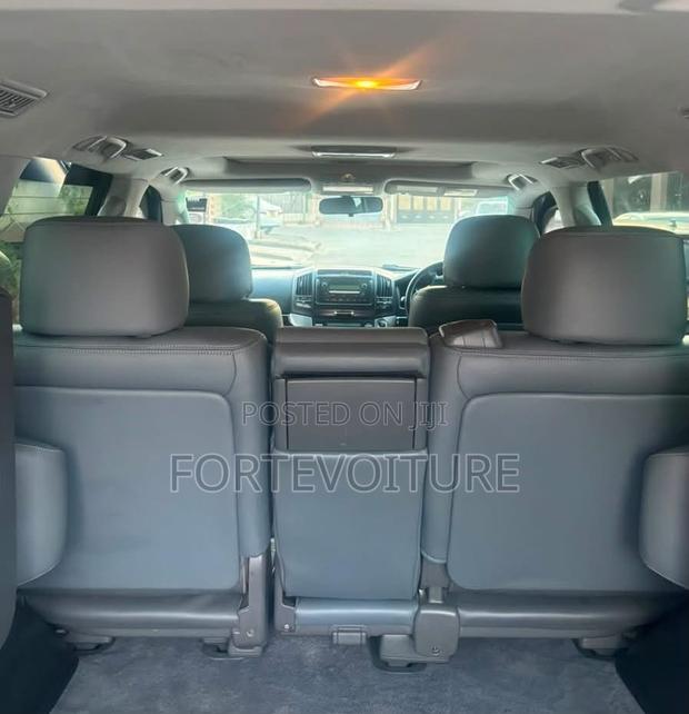 Toyota Land Cruiser 2007 White