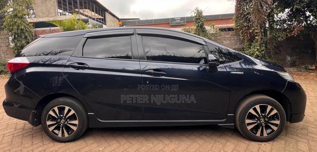 Honda Fit Shuttle 1.5 Hybrid 2WD 2018 Blue
