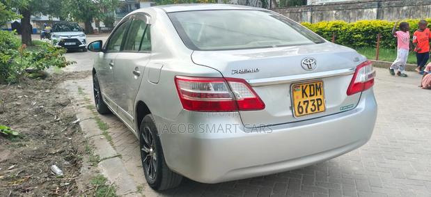 Toyota Premio 2016 Silver