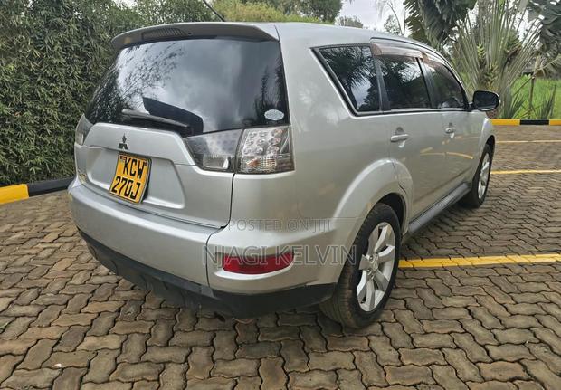 Mitsubishi Outlander 2012 Silver