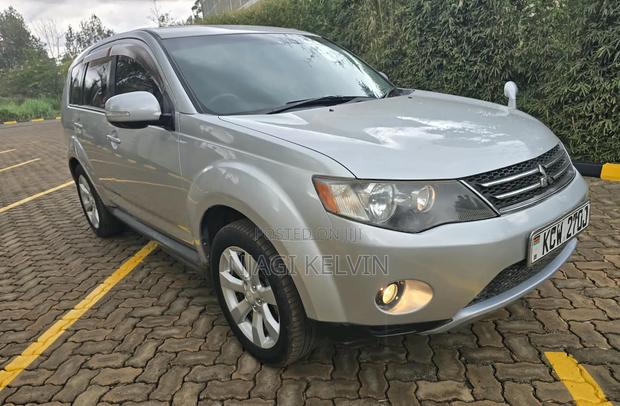Mitsubishi Outlander 2012 Silver