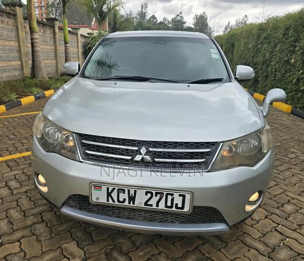 Mitsubishi Outlander 2012 Silver
