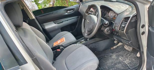 Nissan Wingroad 2012 Silver