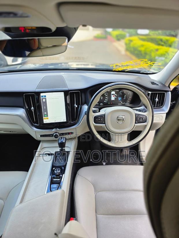 Volvo XC60 2020 Gray