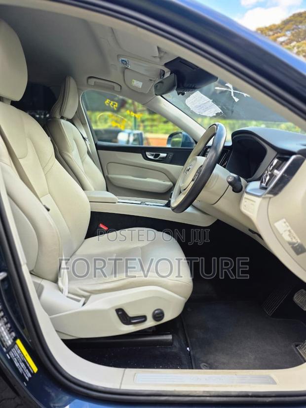 Volvo XC60 2020 Gray