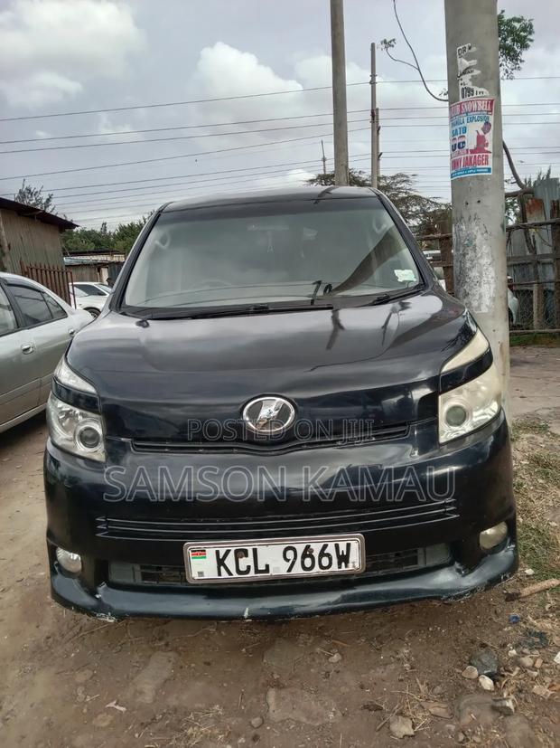Toyota Voxy 2010 Black