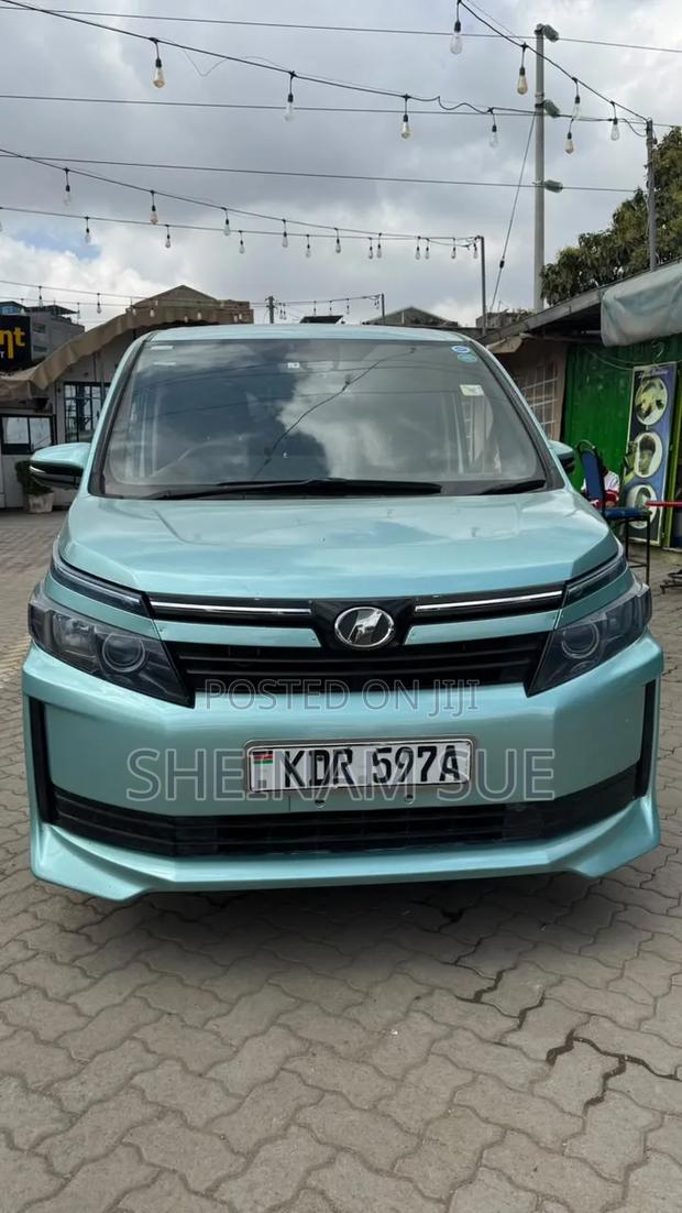 Toyota Noah 2016 Blue