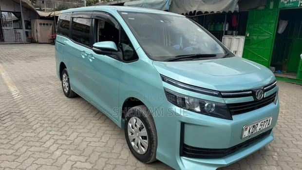 Toyota Noah 2016 Blue