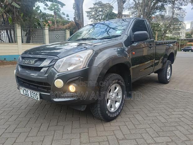 Isuzu D-MAX 2025 Gray