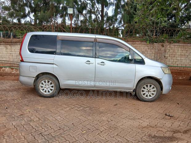 Nissan Serena 2007 Silver
