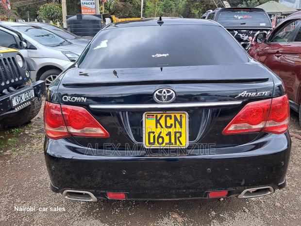 Toyota Crown 2010 Black