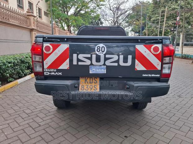 Isuzu D-MAX 2025 Gray