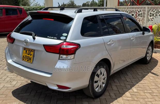 Toyota Corolla Fielder 2015 Silver